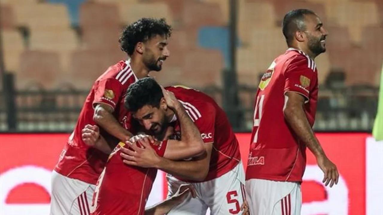 القنوات الناقلة وموعد مواجهة الأهلي والمصري المرتقبة في بطولة الدوري المصري